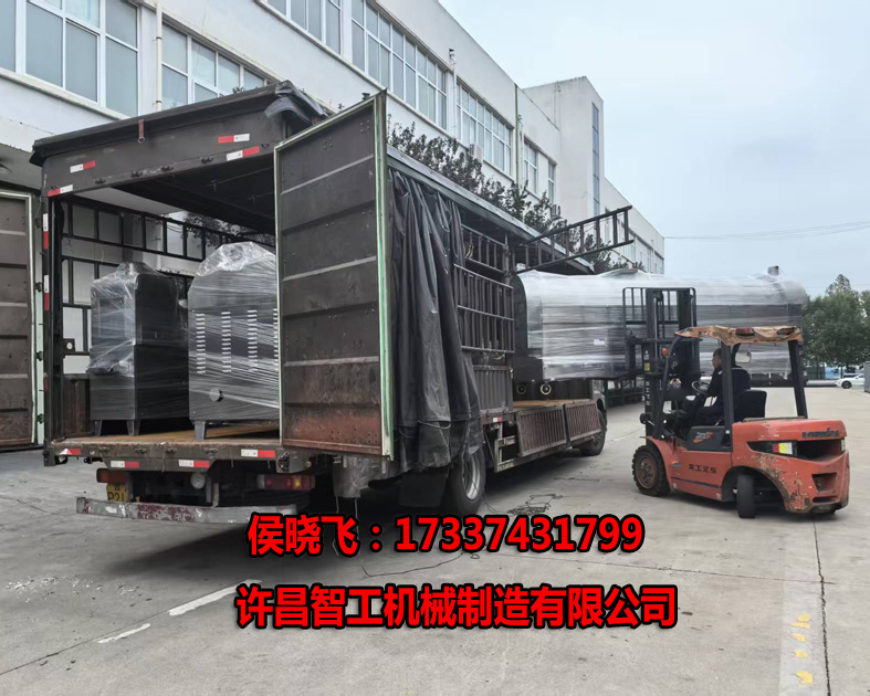 10.7日，許昌智工4米生產(chǎn)線配100斤炒貨機(jī)專車發(fā)貨